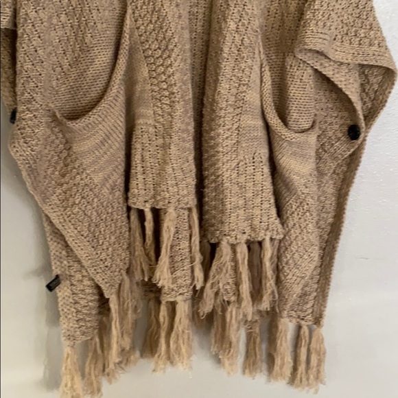 Boho Poncho - Picture 2 of 4